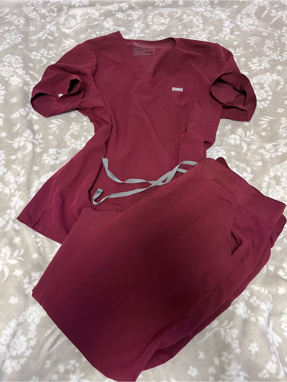 FIGS Women's V-Neck Scrub Set in Burgundy